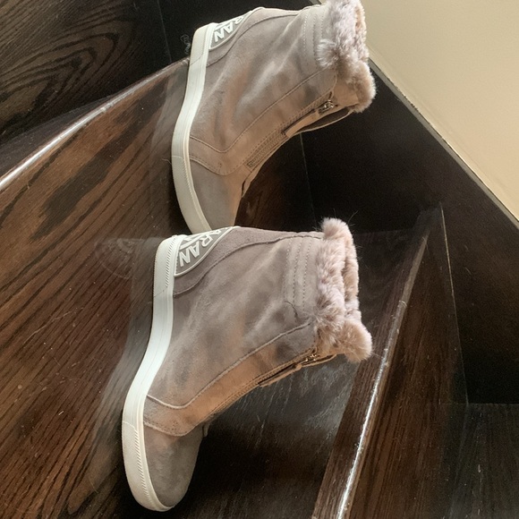 Women’s DKNY Wedges - Picture 2 of 9